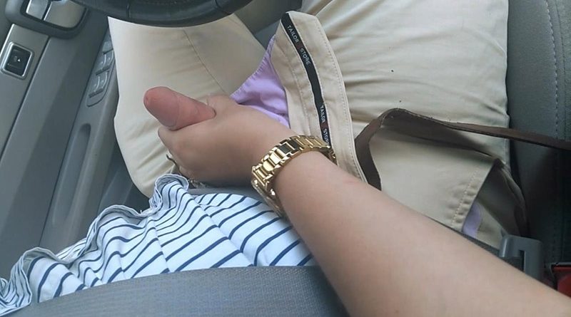 Giving husband a handjob while he drives – Annabelle Rogers