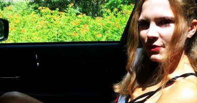 Handjob in the Car – CrazyStacy