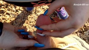 Public Handjob On Hiking Trail With Two Massive Cumshots! – ClawsQueen