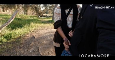 Risky outdoor handjob in local park – JocarAmore
