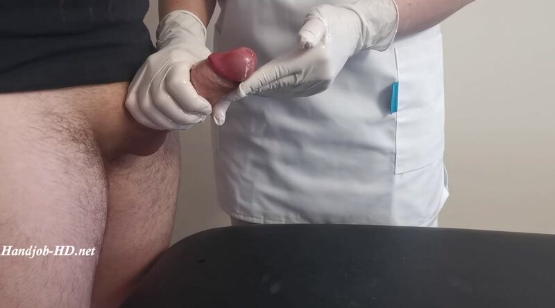 Nurse-Cum-Extraction-With-Gloves-NurseVi.jpg